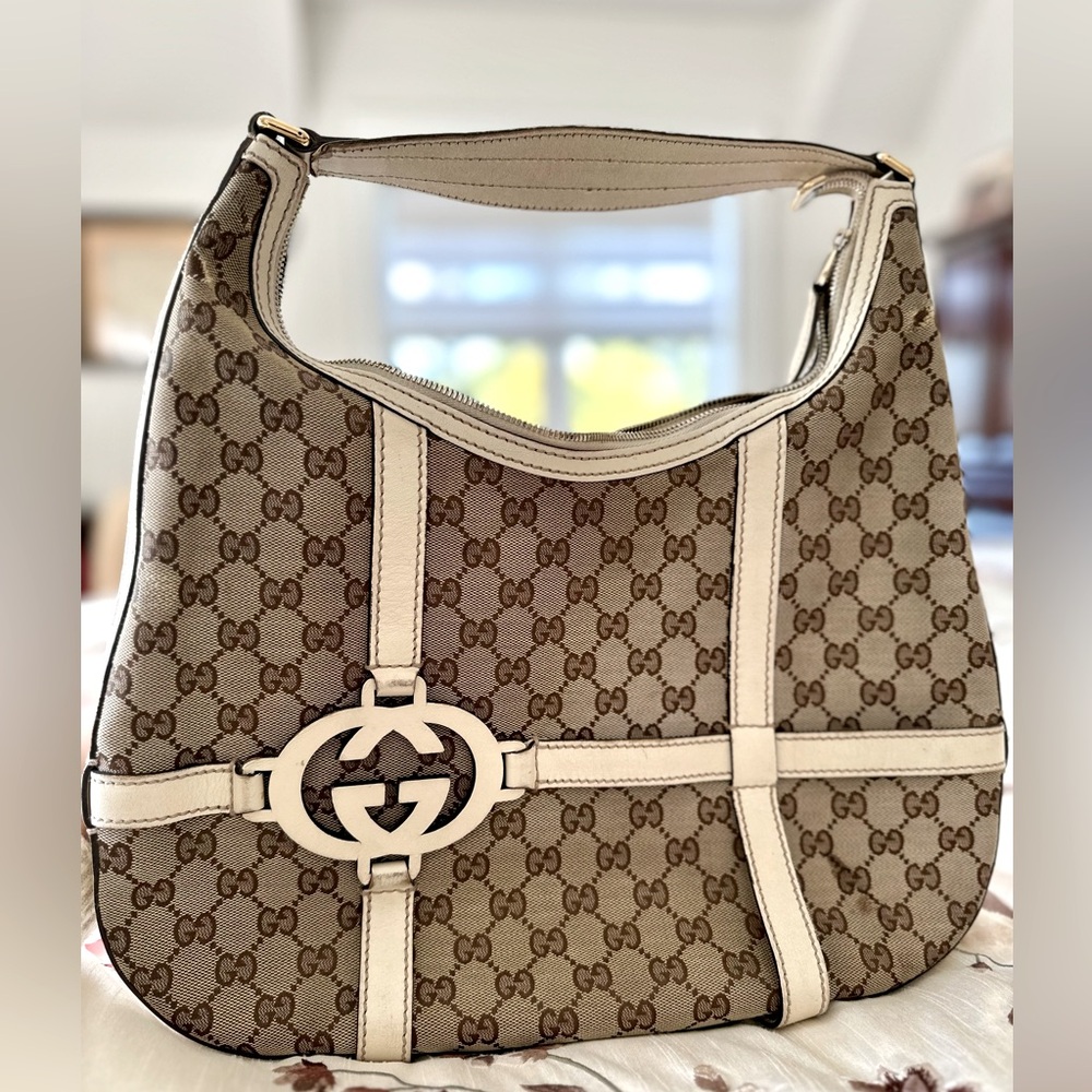 Gucci Classic Monogram with White GG Design Shoulder Bag